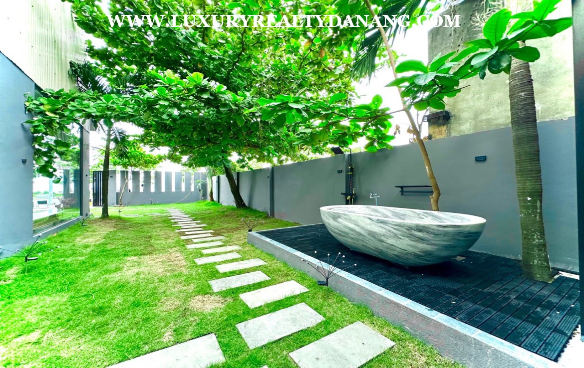 House for rent in Da Nang in Son Tra district, Vietnam, just by the beach side