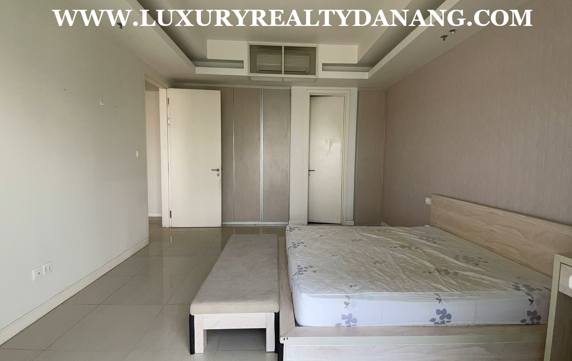 Danang Azura apartment for rent in Vietnam, Son Tra district 9