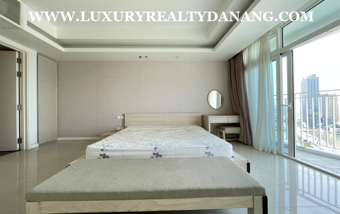 Danang Azura apartment for rent in Vietnam, Son Tra district 8