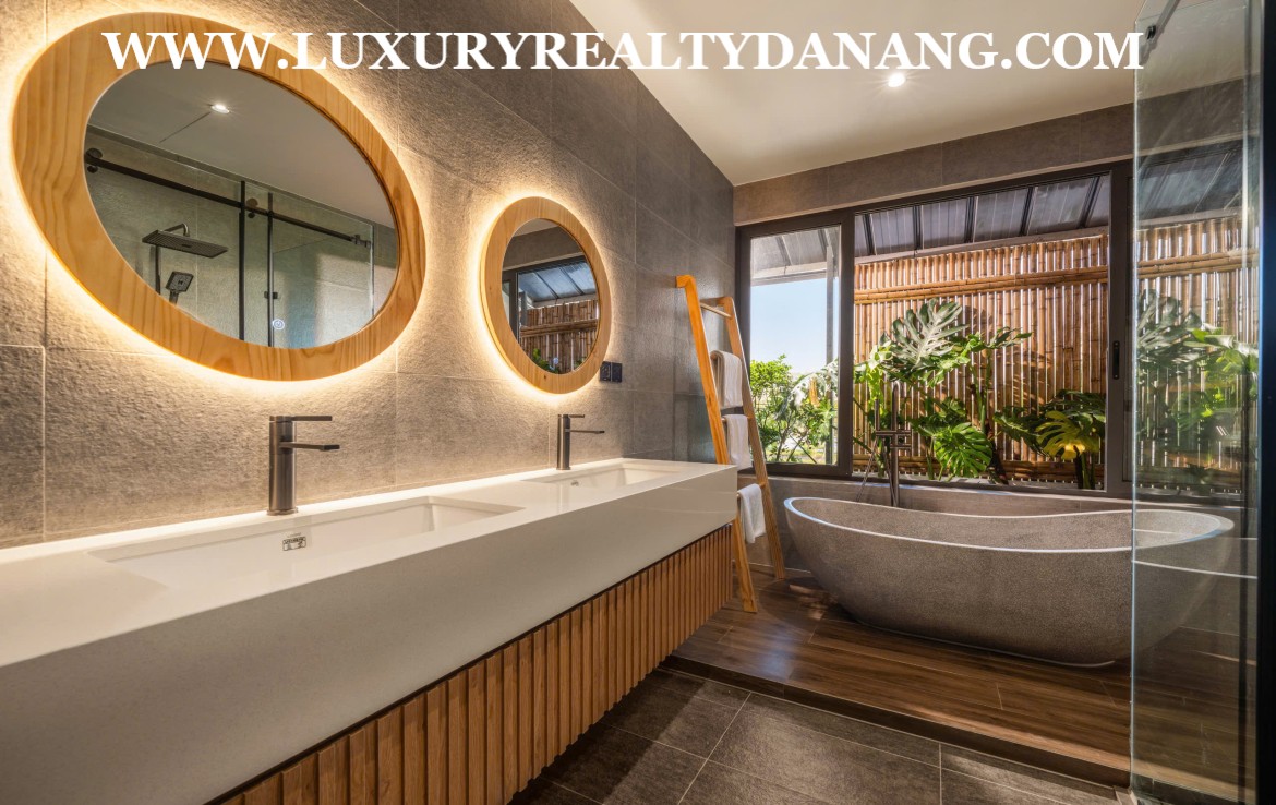 Luxury villa in Danang near Tan Tra beach bay, Ngu Hanh Son district 11, Vietnam