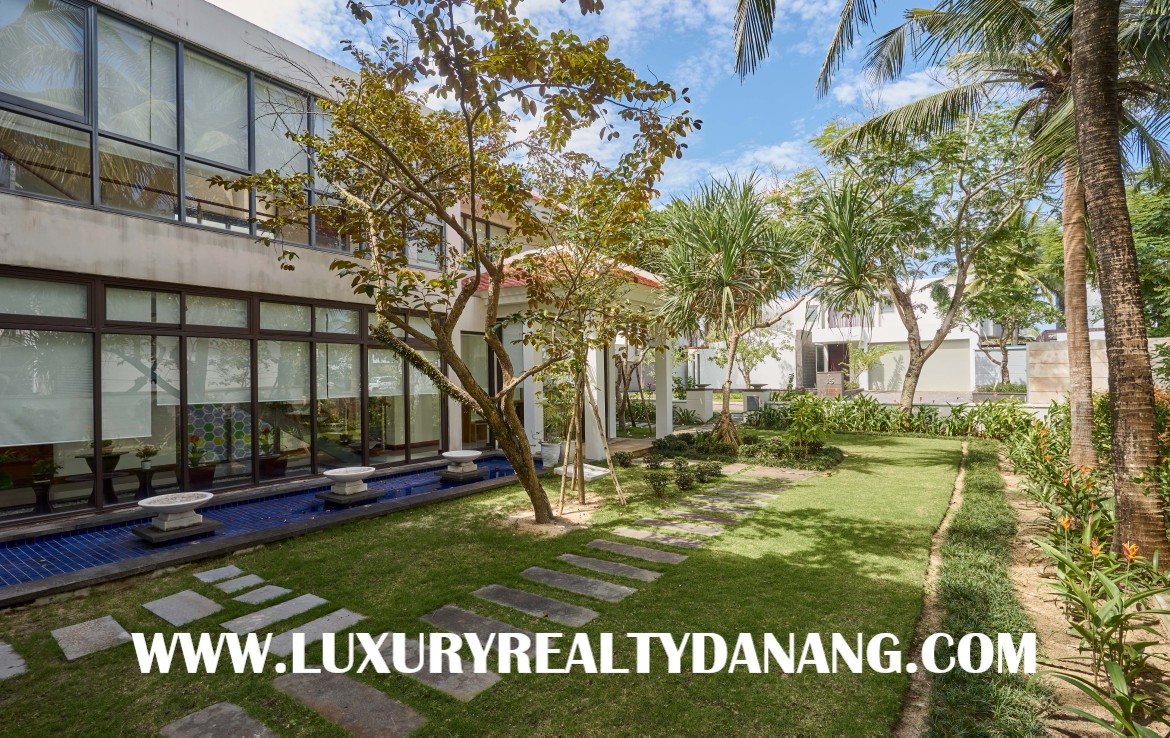 Luxury beach villa in Danang, in Ocean Villas, Vietnam, four bedrooms, near the beach 2