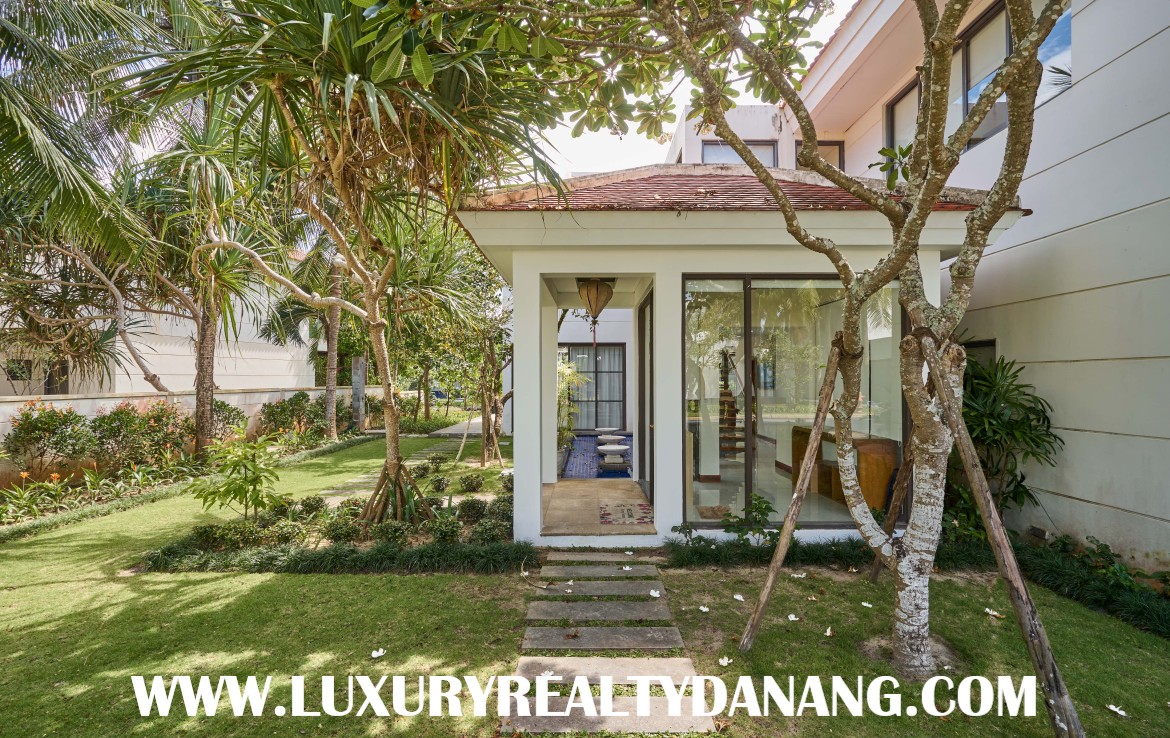 Luxury beach villa in Danang, in Ocean Villas, Vietnam, four bedrooms, near the beach 3