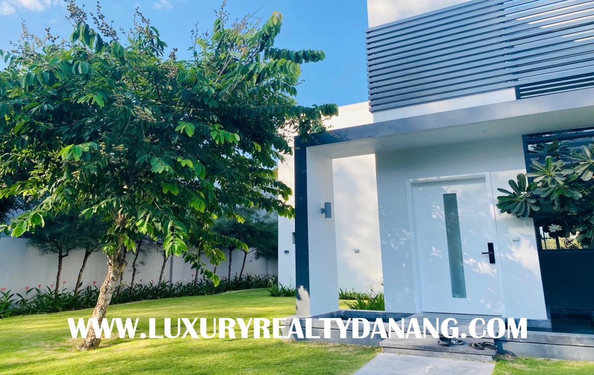 Golf course Villa rental Danang in The Dune Residences, in Vietnam, three bedrooms, Western style.