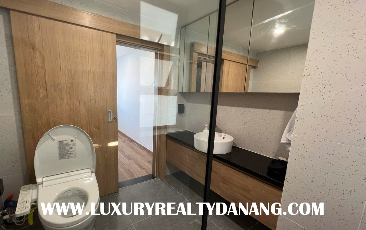 Riverview apartment rental Danang on Indochina Riverside Tower, Vietnam, Hai Chau district, walking to the riverside