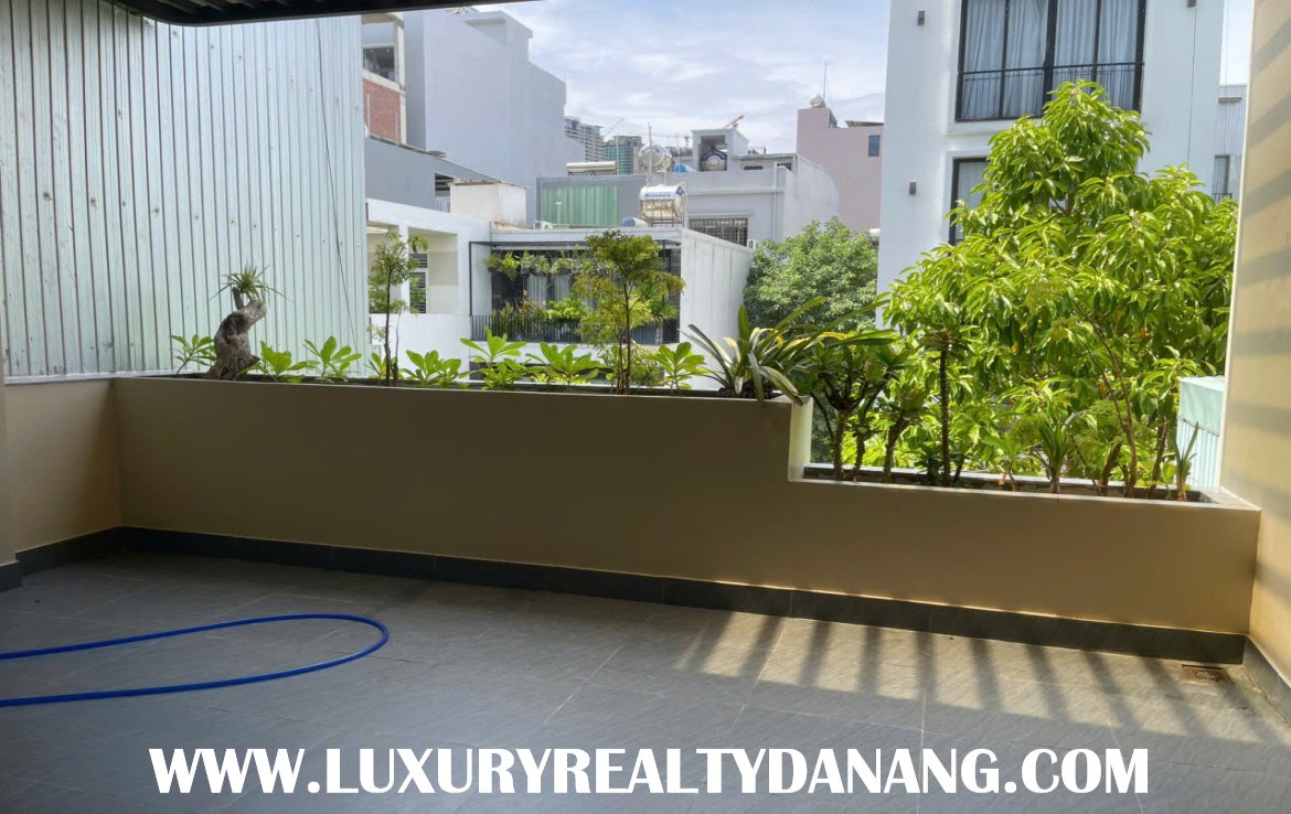 Danang beachside house for rent, in Vietnam, walking to the beach bay